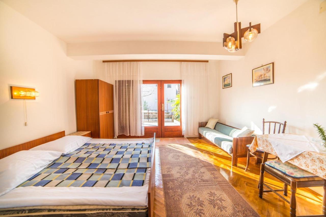 Apartments Antic 4255 Selce Exterior foto